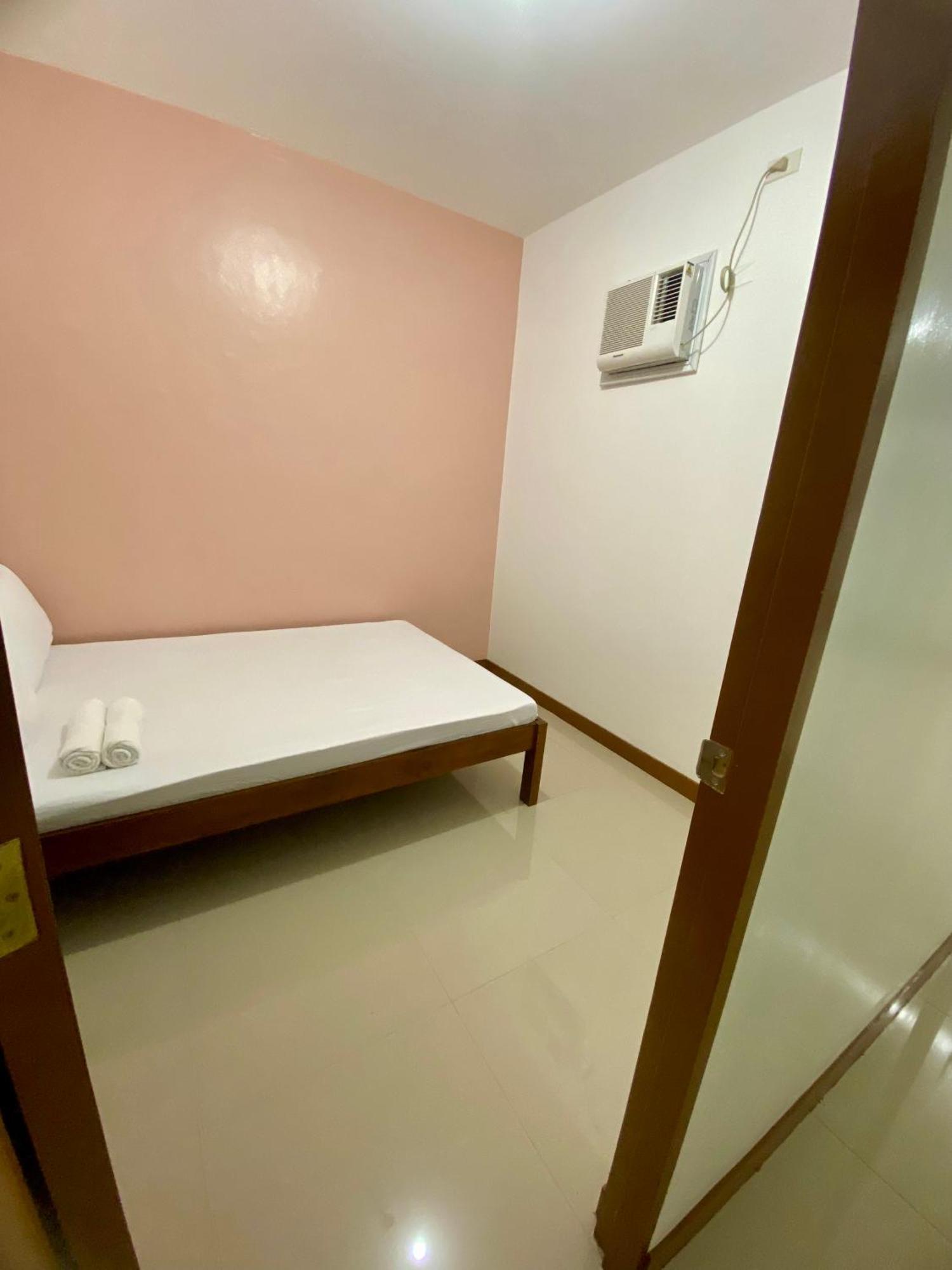 Mybed Dormitory Cebu Exterior photo